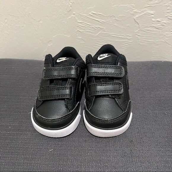 Black Toddler Nike Velcro - Picture 2 of 3